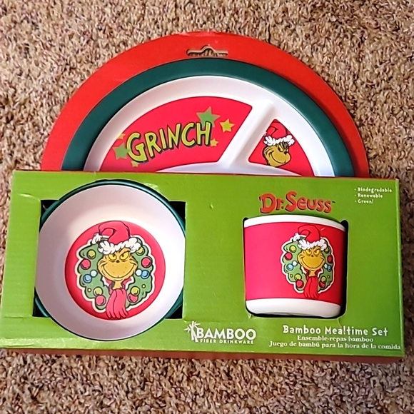 Dr. Seuss Other Nwt Grinch Plate Set Poshmark